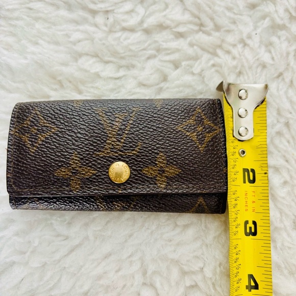 Louis Vuitton Monogram Leather Vintage 4 Hooks Key Holder - Picture 5 of 16